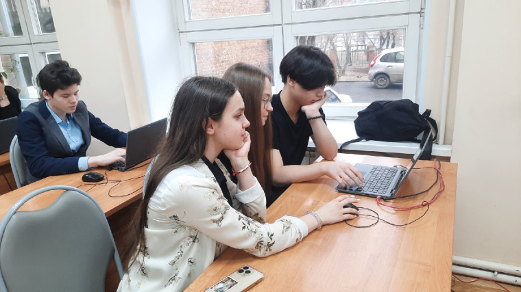 Красноярский педагогический колледж № 2,.
